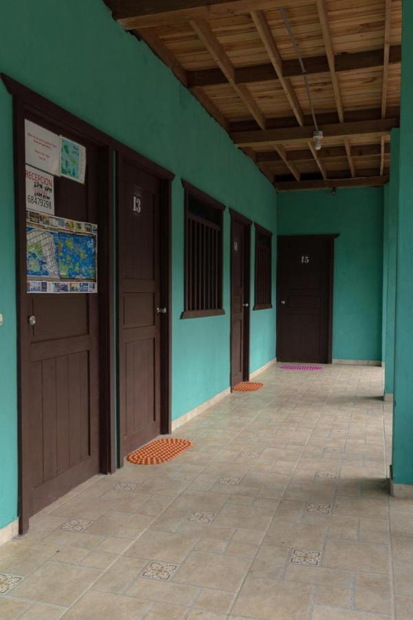 Valerie Emanuel Apartments Bocas Town Exterior foto