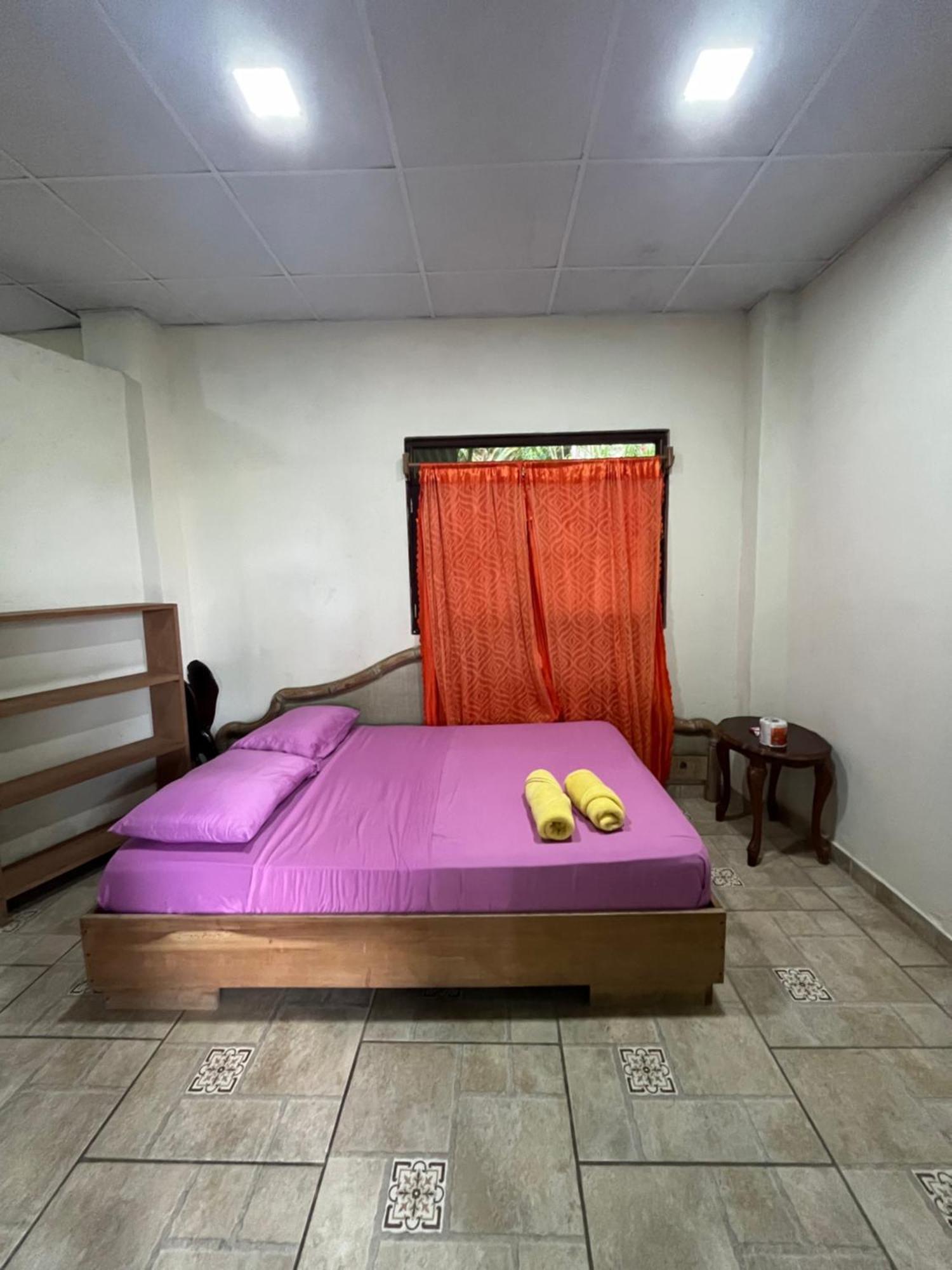 Valerie Emanuel Apartments Bocas Town Exterior foto