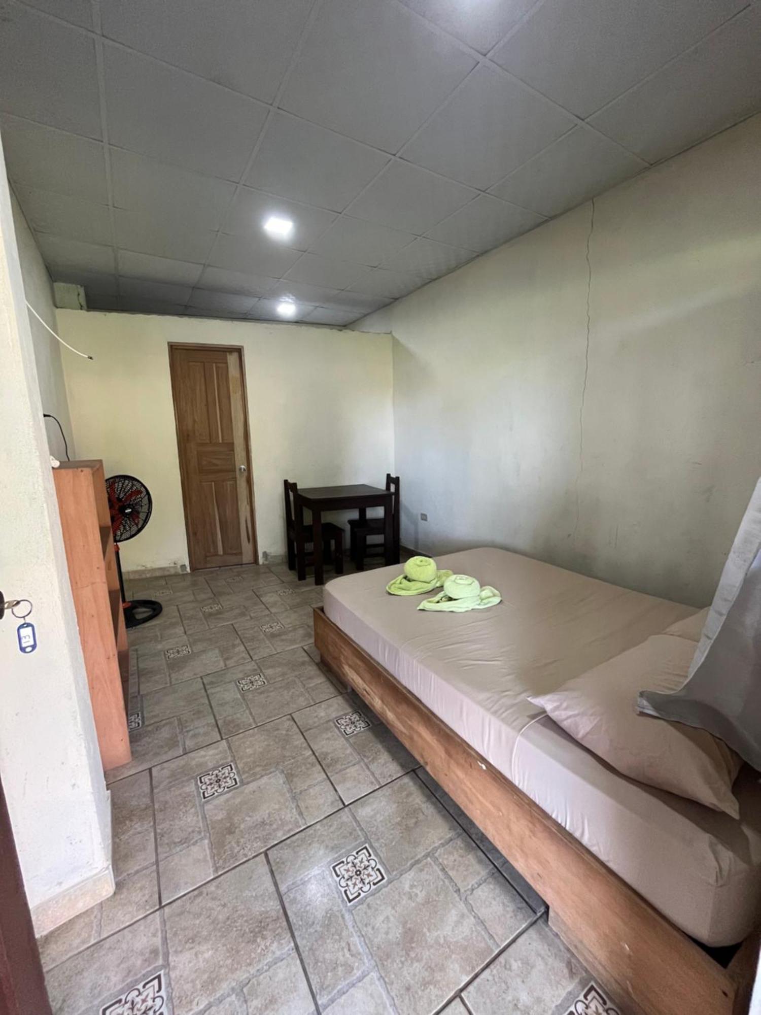 Valerie Emanuel Apartments Bocas Town Exterior foto