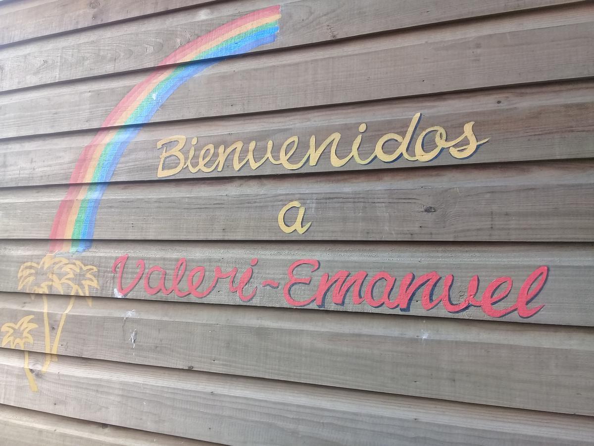 Valerie Emanuel Apartments Bocas Town Exterior foto